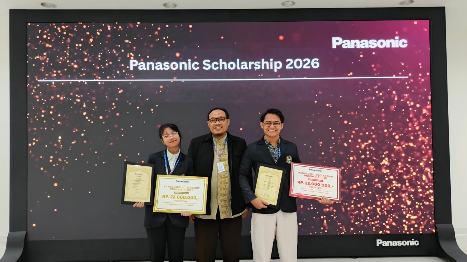 Dua Mahasiswa Polines Raih Panasonic Scholarship 2026 Senilai Rp22 Juta